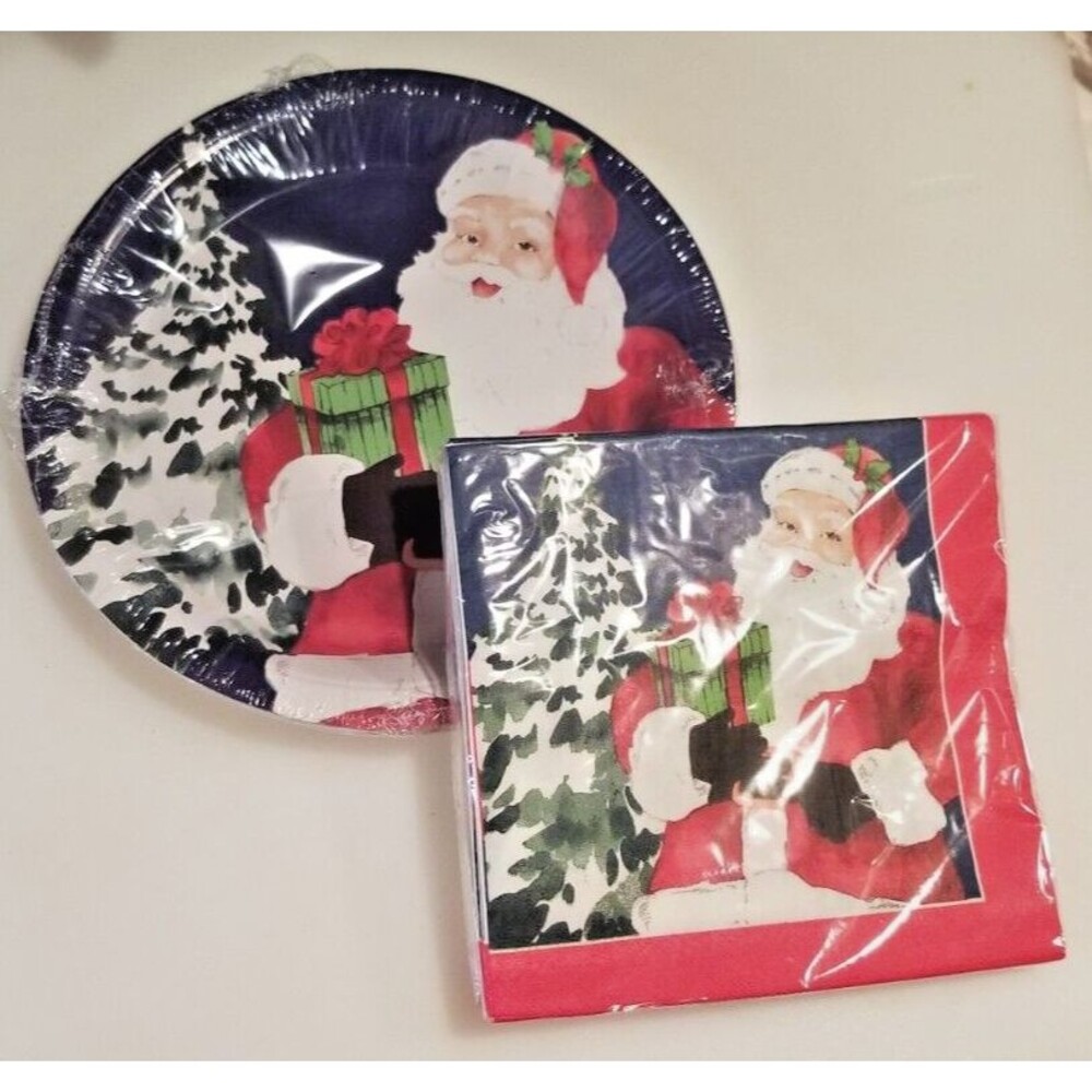 Santa Claus Plates & Napkin Set 18 Plates 24 Napkins 8.75" Plates Party Paper